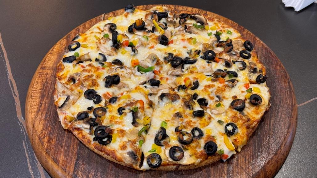 Vegetable Pizza پیتزا سبزیجات