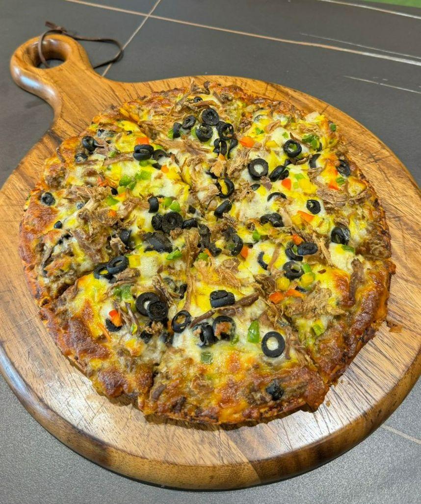 Beef & Mushroom Pizza  پیتزا گوشت و قارچ